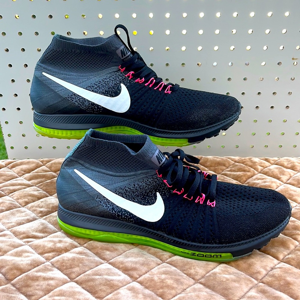 Nike Basketball Shoes Men’s size 10 Black Zoom All Out Flyknit Sneakers.